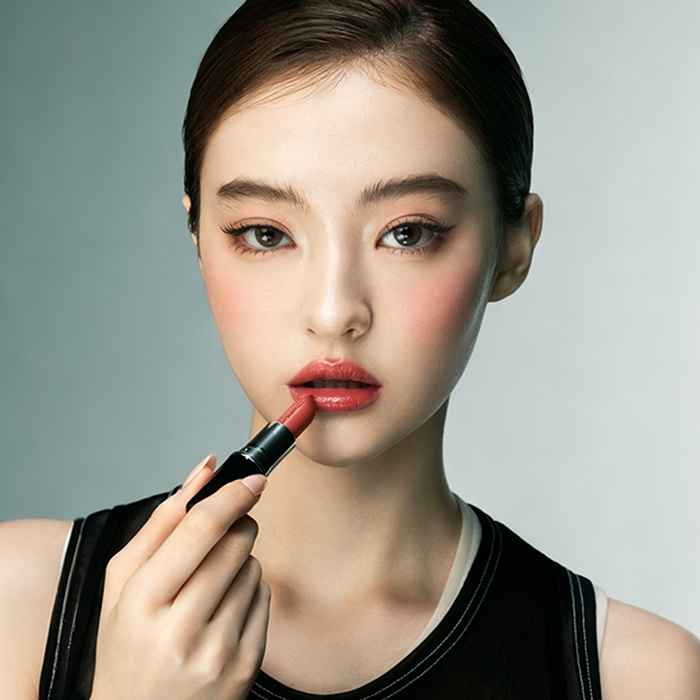 Lusteglass Sheer-Shine Lipstick 